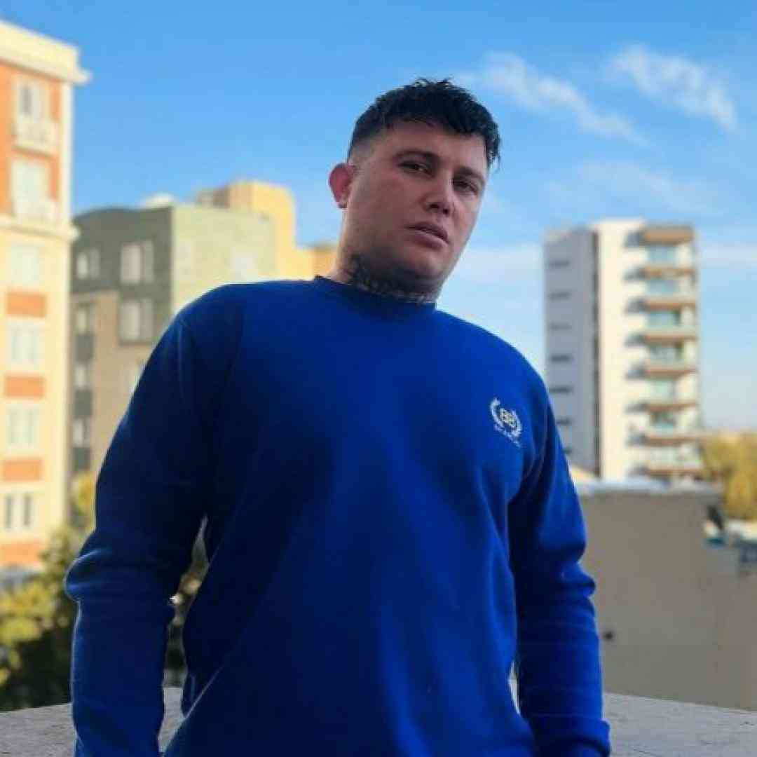 دانلود آهنگ تو زمان مرگ منی تو رفیق دردای منی از علی احمدیانی