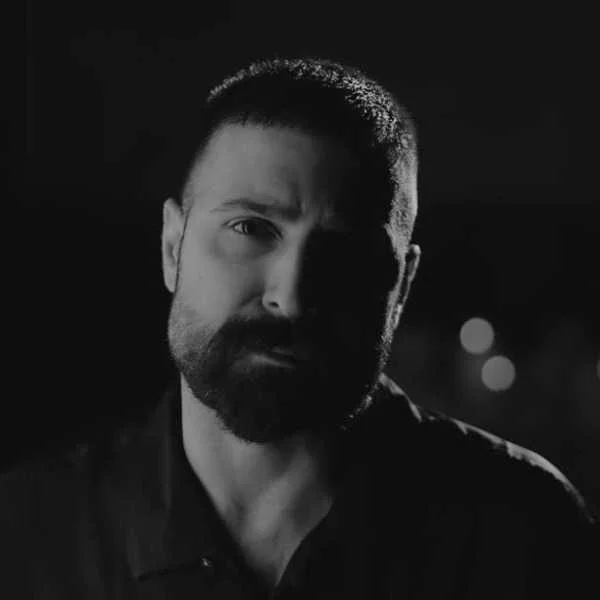 دانلود آهنگ عشق بازان از حمید هیراد