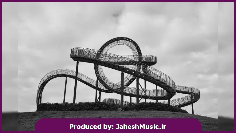 دانلود آهنگ اگه حتی بین ما فاصله یک نفسه از گوگوش